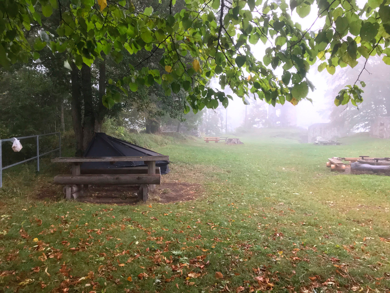 Der Lagerplatz im Regen